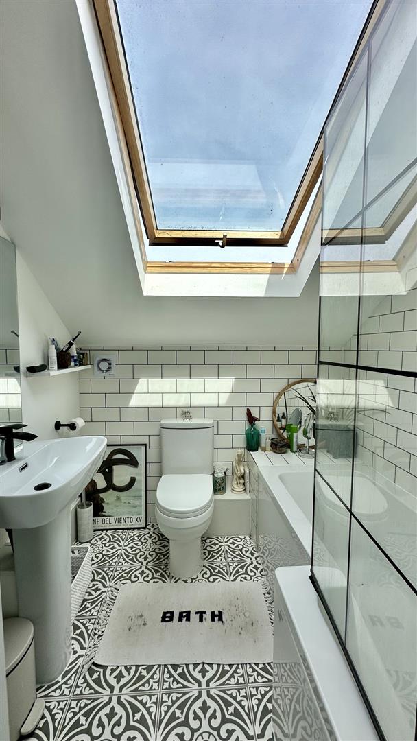 3 bed property in London Road, St. Leonards-On-Sea